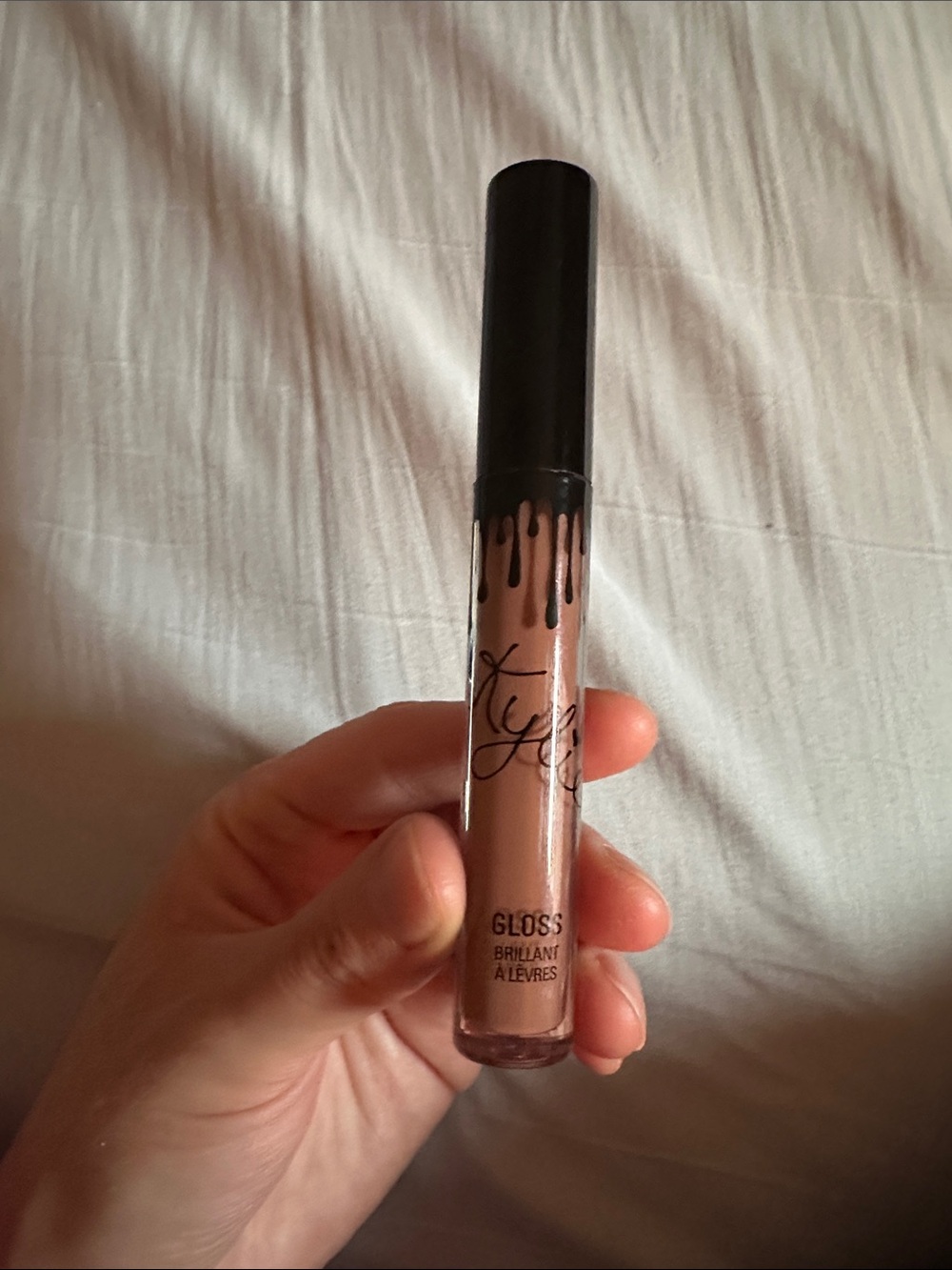 Kylie Cosmetics gloss in LIKE